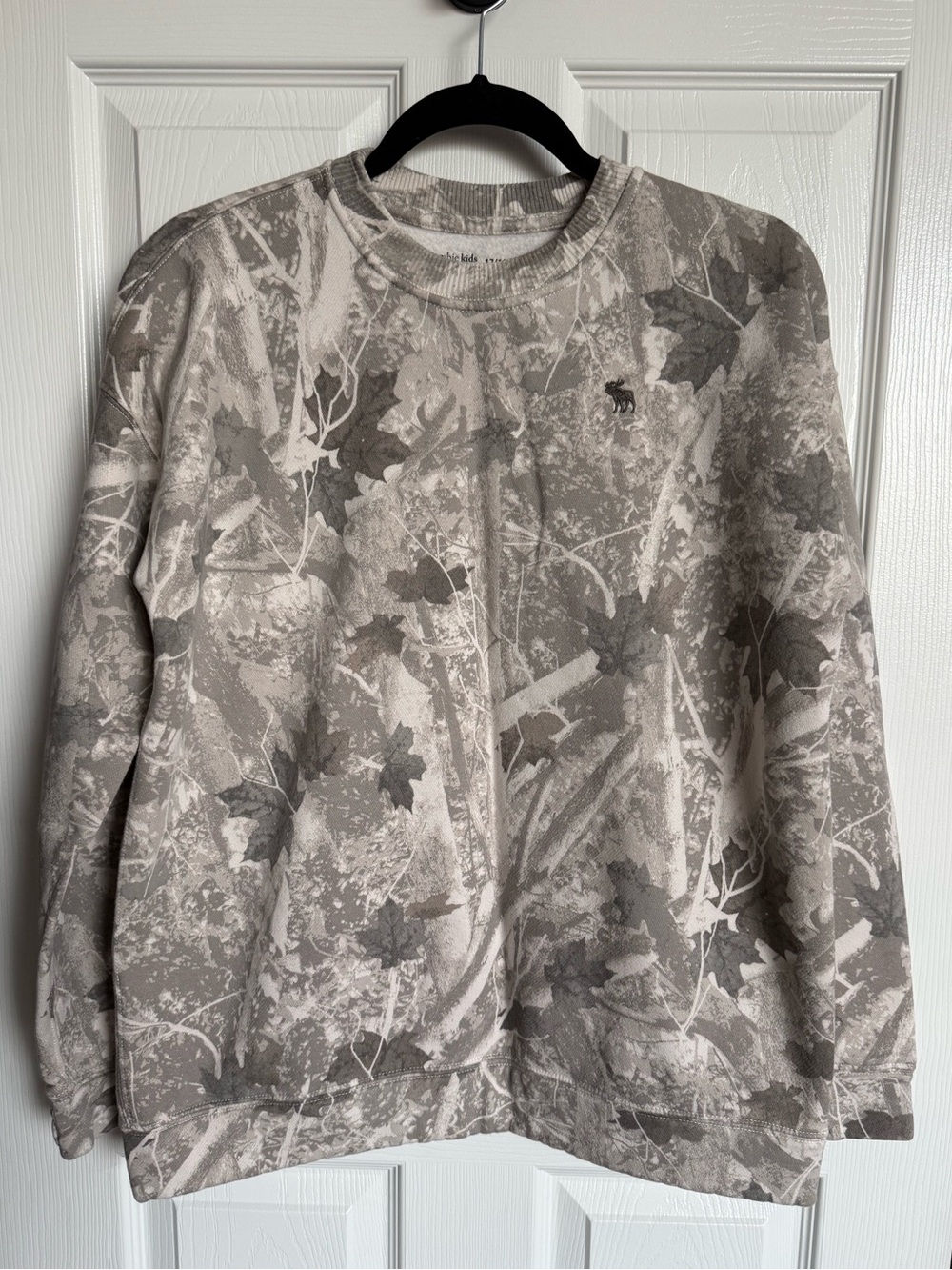 ABERCROMBIE & FITCH CAMO CREWNECK